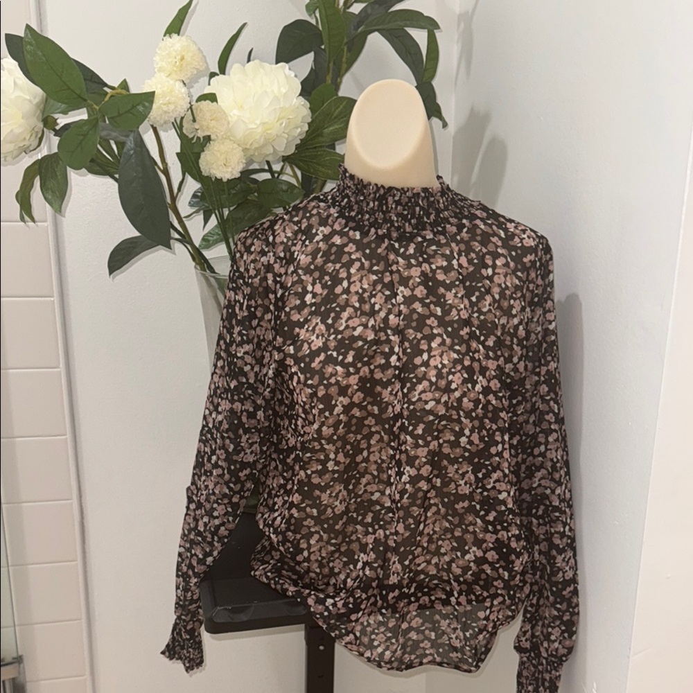 New from a boutique!Hayden Cream and Brown Ruffled Puff Sleeve Blouse